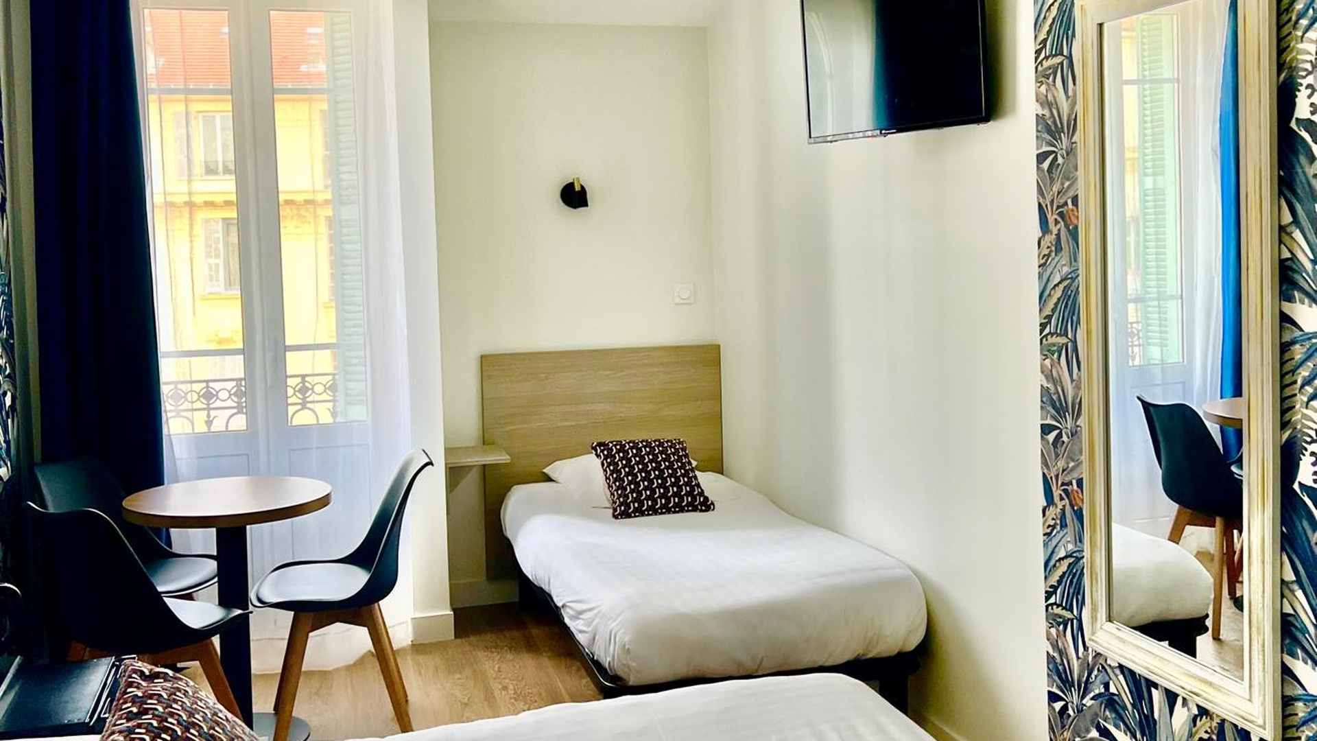 room_triple_5_resized